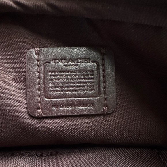 Coach RARE Coach Praire Rivet Double Zip Crossbody Clutch w Studs/dustbag - Picture 2 of 10